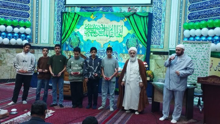 تصاویر/ نشست تبیین دستاوردهای انقلاب اسلامی در مسجد حضرت ولیعصر(عج)