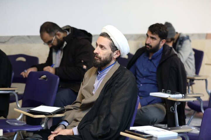 تصاویر/ روز دوم دوره نقد جریان الحاد و پوچگرایی در حوزه علمیه استان یزد برگزار شد