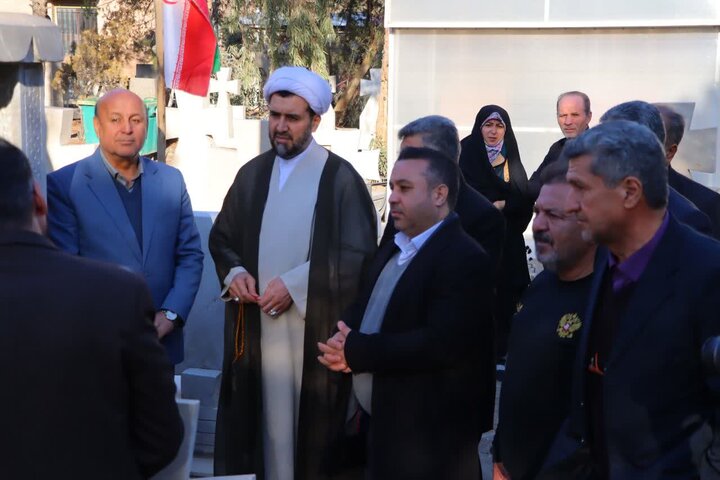 تصاویر/ گلباران و عطرافشانی مزار شهدای ادیان توحیدی