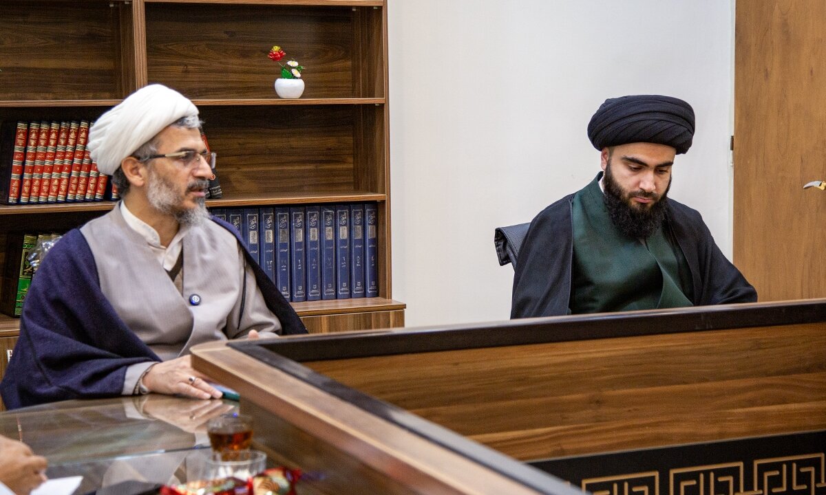 برگزاری نشست علمی «مقایسه تطبیقی فتنههای اُموی و فتنههای ضدانقلاب در ایران معاصر» در دفتر نمایندگی ولی فقیه بنگلادش در قم