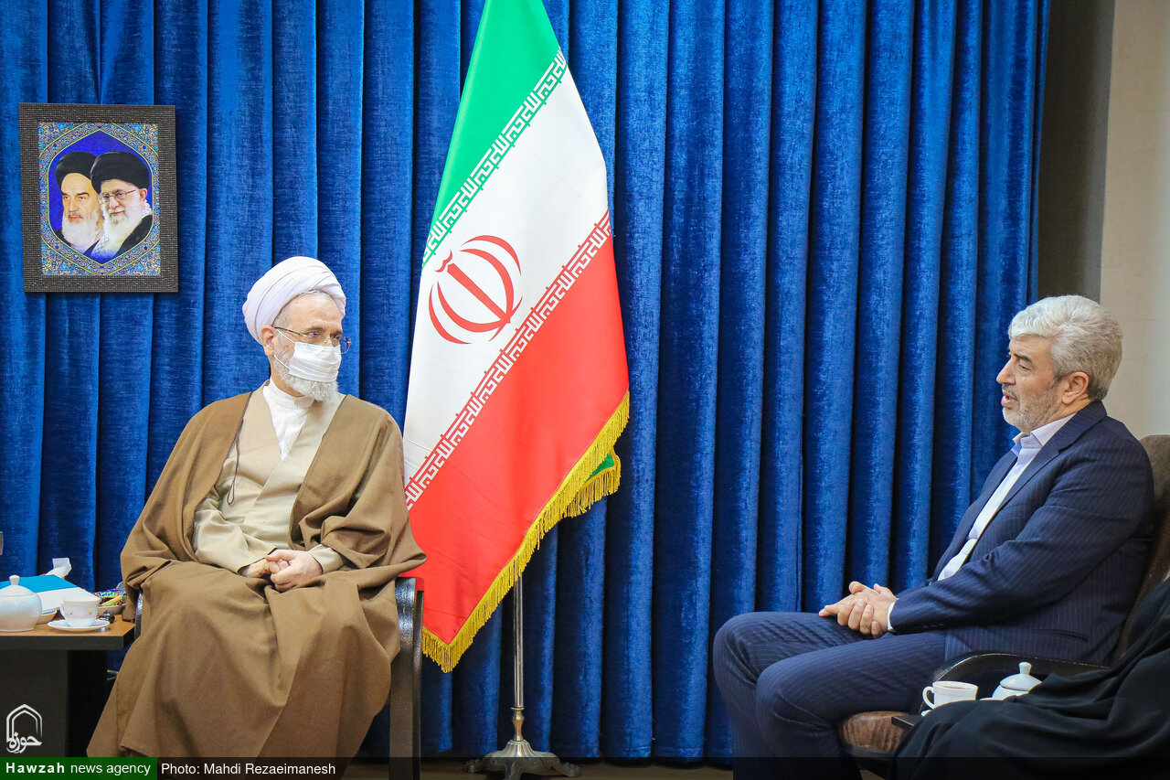 الگوها و شیوه‌های فعلی تربیتی و فرهنگی پاسخگوی پیچیدگی‌ها و شرایط نسل جدید نیستند