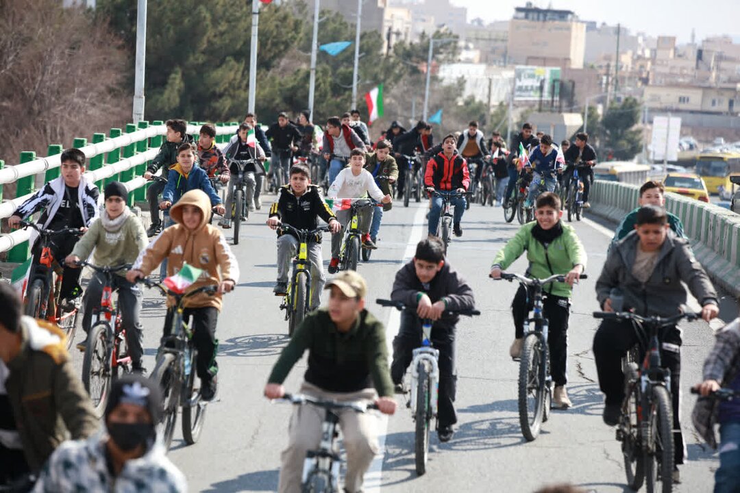 نهمین همایش دوچرخهسواری در قم برگزار شد