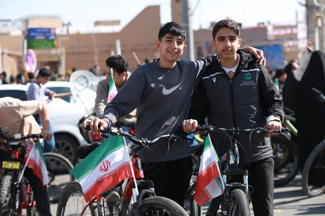 نهمین همایش دوچرخهسواری در قم برگزار شد