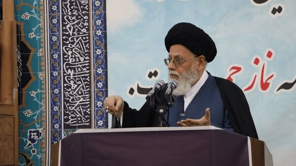 ملت ایران از مواضع دینی و ملی خود کوتاه نمی‌آید