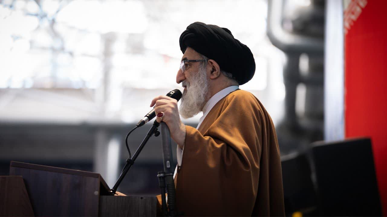 انقلاب اسلامی با تکیه بر ایمان مردم و اراده الهی فراتر از مرزها ماندگار شد