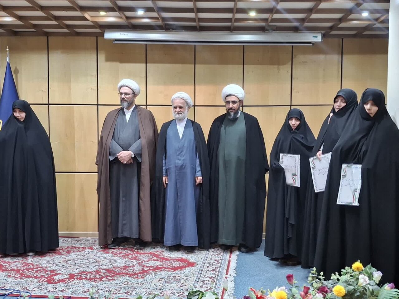 اختتامیه نخستین دوره رقابت علمی طلاب سطح چهار حوزه‌های علمیه خواهران کشور برگزار شد