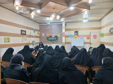 تحلیل وقایع جامعه با محوریت نقش ایران در مسیر ظهور در مدرسه علمیه فاطمیه نجف‌آباد