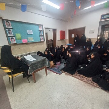 برگزاری جلسه هفتگی صحیفه سجادیه در مدرسه علمیه خواهران اردکان