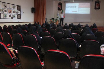 تصاویر/ نخستین جلسه نشست تخصصی «بر مدار حقیقت» در کرمان