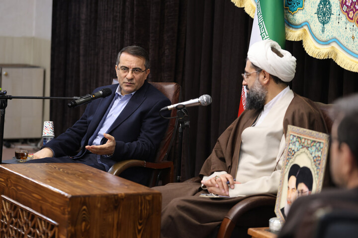 تصاویر /  دیدار رئیس سازمان اداری و استخدامی کشور با امام جمعه همدان