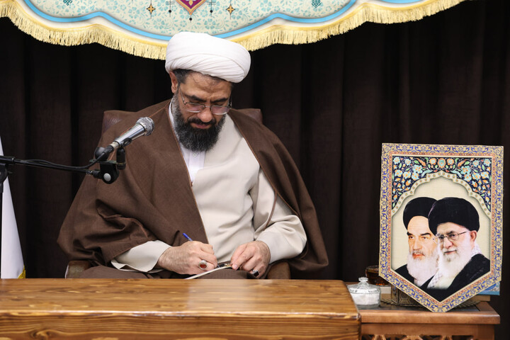 تصاویر /  دیدار رئیس سازمان اداری و استخدامی کشور با امام جمعه همدان