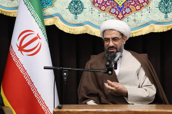 تصاویر /  دیدار رئیس سازمان اداری و استخدامی کشور با امام جمعه همدان