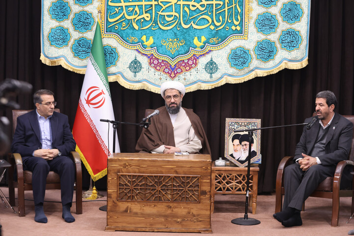 تصاویر /  دیدار رئیس سازمان اداری و استخدامی کشور با امام جمعه همدان