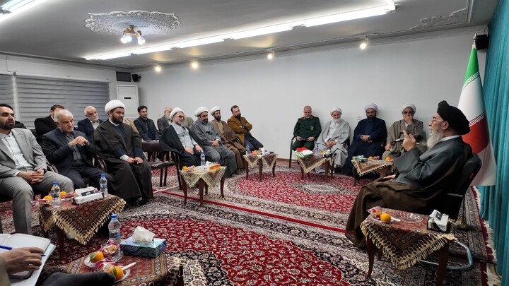 تصاویر |دیدار اعضای قرارگاه ملی مسجد با امام جمعه اصفهان