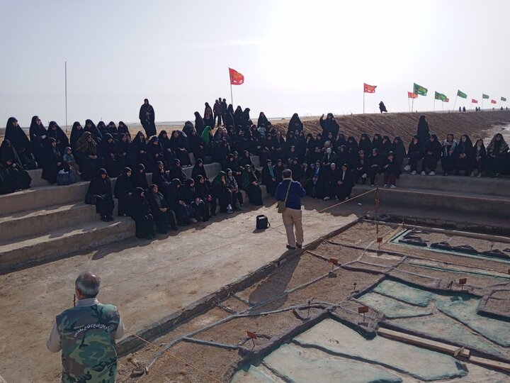 تصاویر/ بازدید طلاب حوزه علمیه خواهران استان از مناطق عملیاتی طلاییه و هویزه