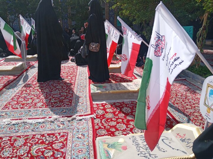 تصاویر/ بازدید طلاب حوزه علمیه خواهران استان از مناطق عملیاتی طلاییه و هویزه