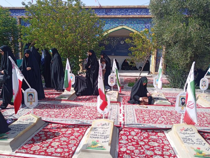 تصاویر/ بازدید طلاب حوزه علمیه خواهران استان از مناطق عملیاتی طلاییه و هویزه