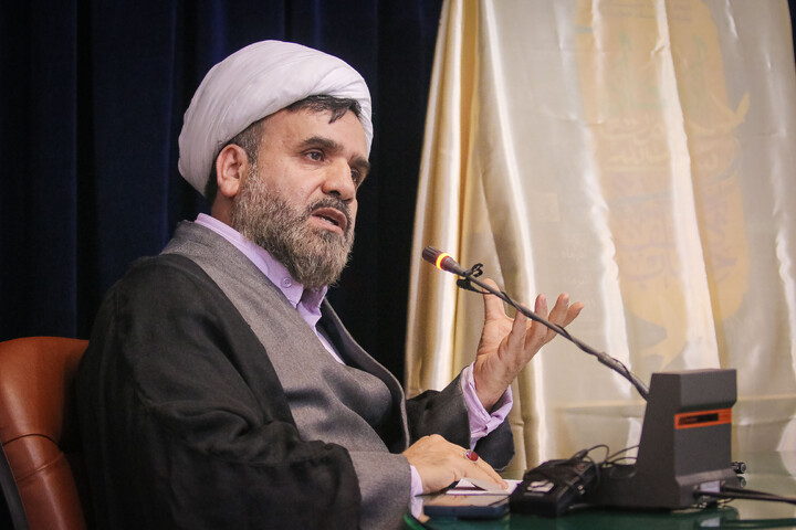 آیین «رونمایی از پوستر همایش ملی ابعاد حرمت سیاسی پدیده کشف حجاب»