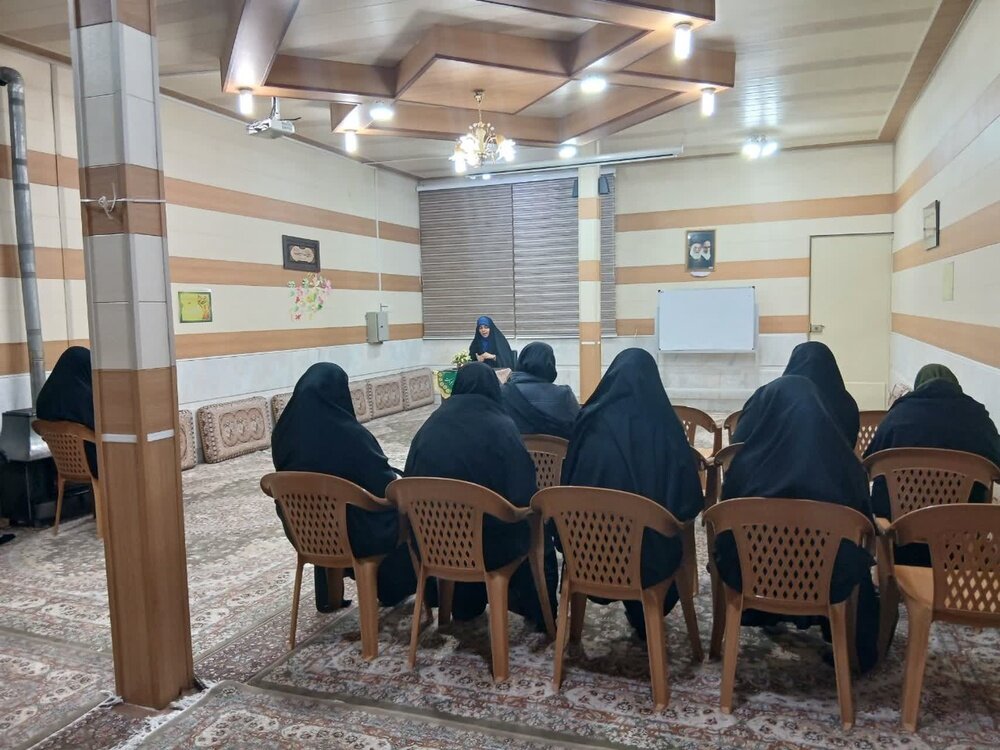  برنامه صبحگاهی حوزه علمیه فاطمیه نجف‌آباد با محوریت «ماه شعبان، خانه‌تکانی دل»