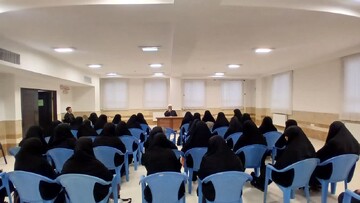 طلاب با جهاد تبیین توطئه‌های جنگ شناختی دشمن را خنثی کنند