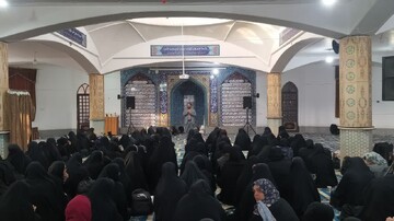 اعزام ۱۶۰ دانشجوی دختر دانشگاه‌های میبد به مناطق عملیاتی جنوب کشور