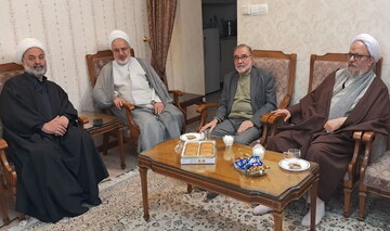 حضور نمایندگان آیت‌الله اعرافی در منزل نماینده ادوار مجلس شورای اسلامی