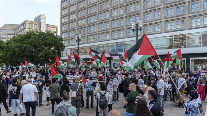 Contre la guerre et le racisme, des voix s’unissent à Paris