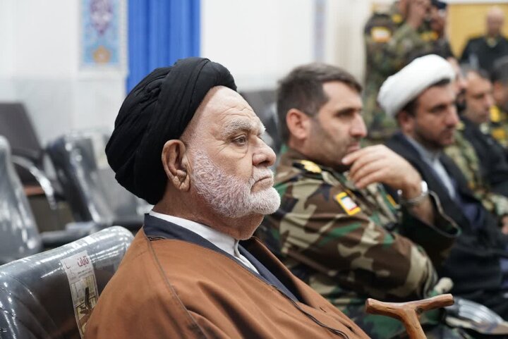 تصاویر/دیدار فرماندهان نیروهای مسلح با نماینده ولی فقیه در استان لرستان