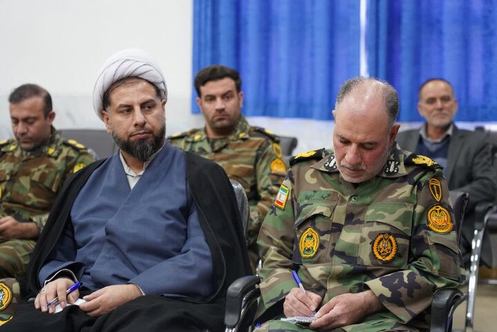 تصاویر/دیدار فرماندهان نیروهای مسلح با نماینده ولی فقیه در استان لرستان