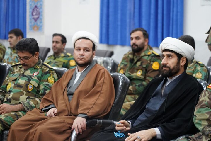 تصاویر/دیدار فرماندهان نیروهای مسلح با نماینده ولی فقیه در استان لرستان