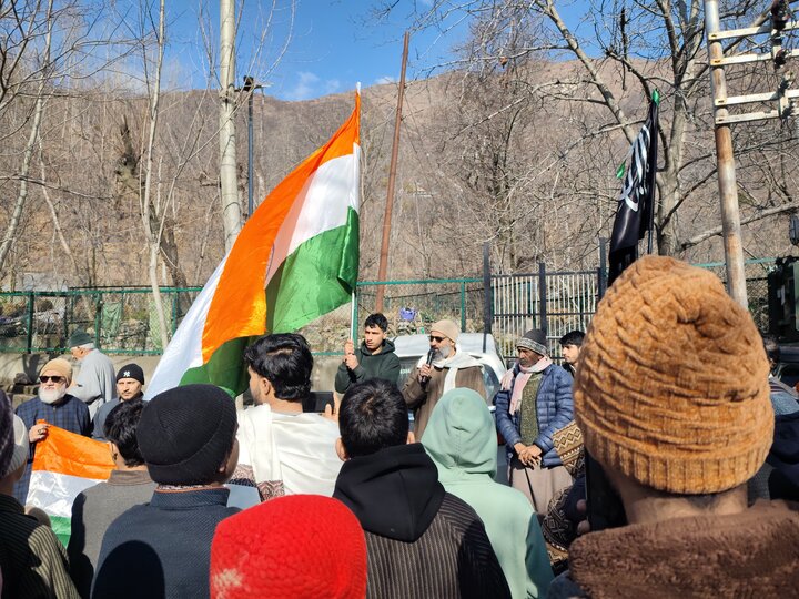 नूरख्वा उड़ी कश्मीर में इस्लामाबाद आतंकवाद के खिलाफ शांतिपूर्ण विरोध प्रदर्शन