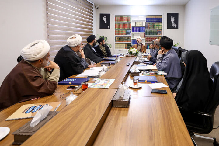 تصاویر / جلسه قرارگاه مساجد با حضور امام جمعه قزوین