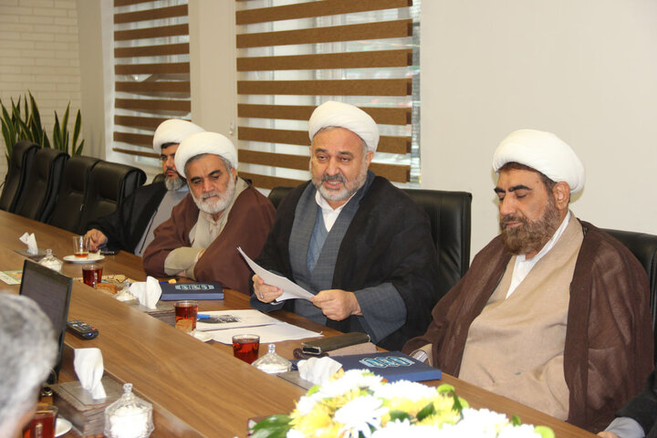 تصاویر / جلسه قرارگاه مساجد با حضور امام جمعه قزوین