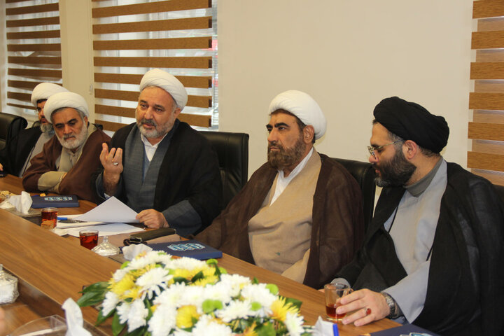 تصاویر / جلسه قرارگاه مساجد با حضور امام جمعه قزوین