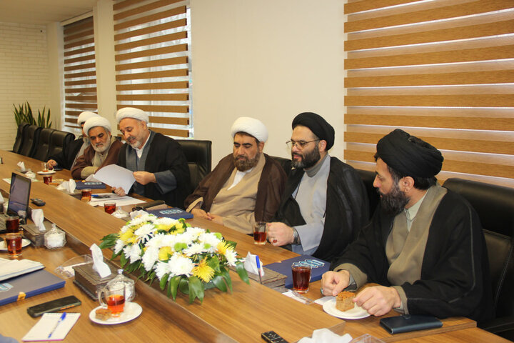 تصاویر / جلسه قرارگاه مساجد با حضور امام جمعه قزوین