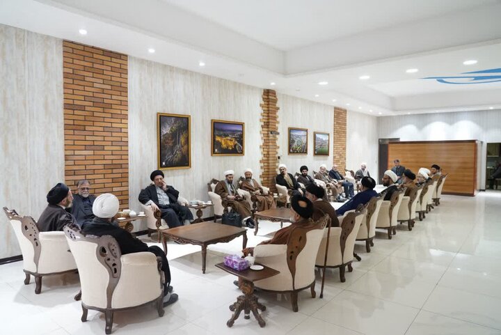 تصاویر/سفر رئیس شورای سیاست‌گذاری ائمه جمعه کشور به لرستان
