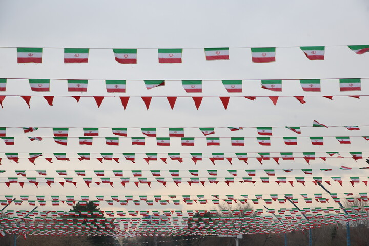 تصاویر / حال و هوای اصفهان در ایام‌الله دهه فجر