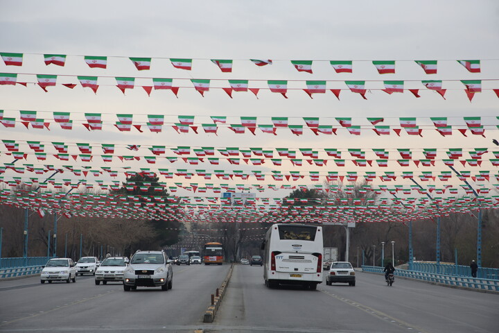 تصاویر / حال و هوای اصفهان در ایام‌الله دهه فجر