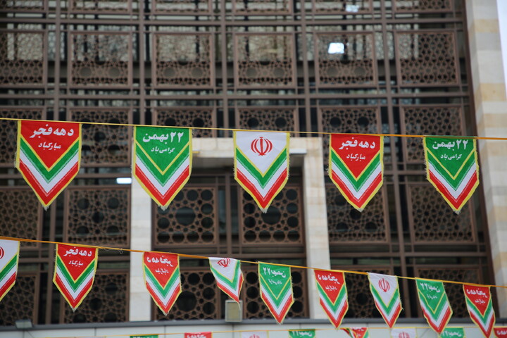 تصاویر / حال و هوای اصفهان در ایام‌الله دهه فجر