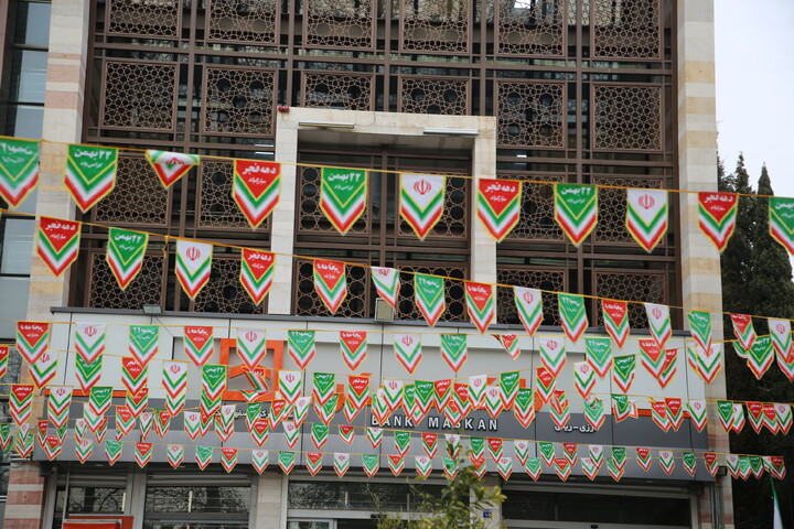 تصاویر / حال و هوای اصفهان در ایام‌الله دهه فجر