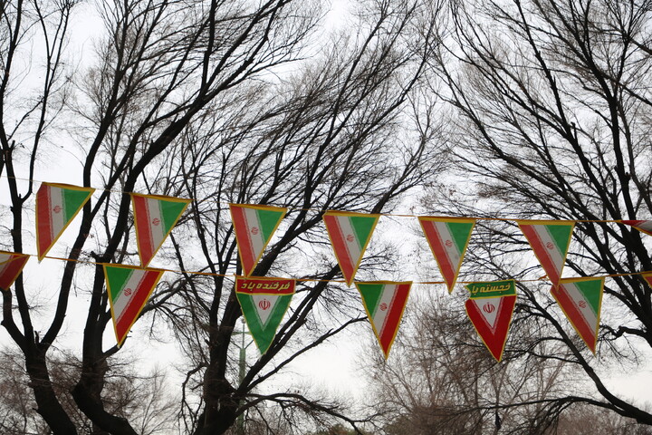 تصاویر / حال و هوای اصفهان در ایام‌الله دهه فجر