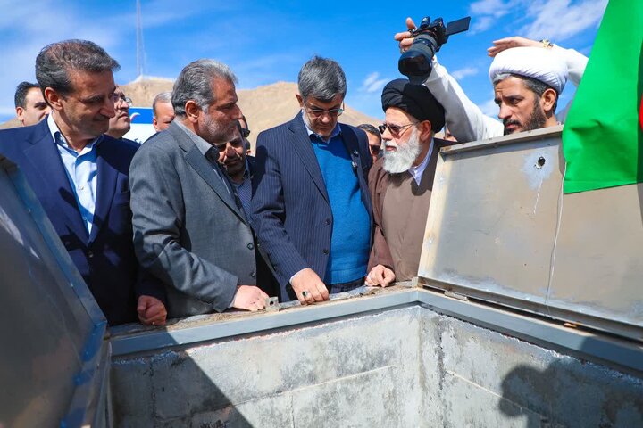 تصاویر/ بهره برداری از مخزن ذخیره آب ۱۵ هزار مترمکعبی غدیر یزد