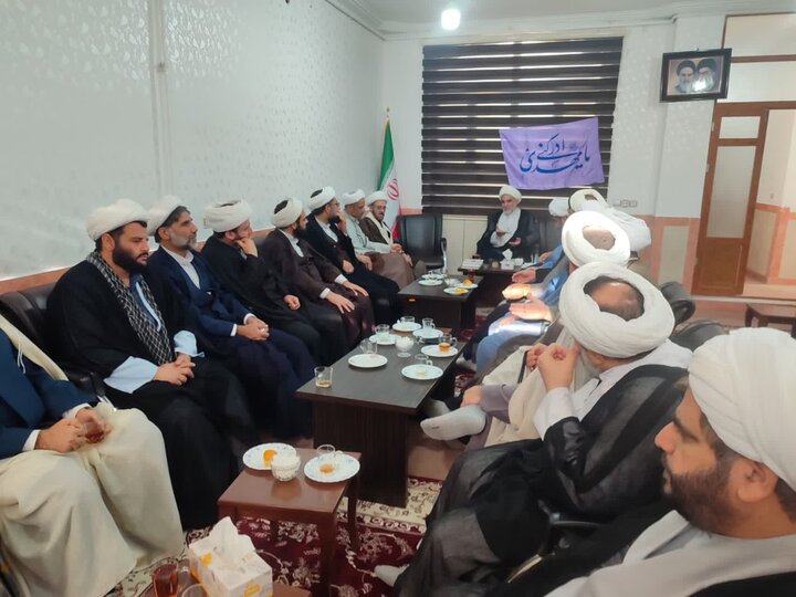 تصاویر/ جلسه روحانیون در شهرستان دره شهر