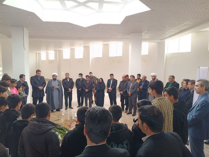 غبارروبی مزار شهدای گمنام در شهرستان چرداول