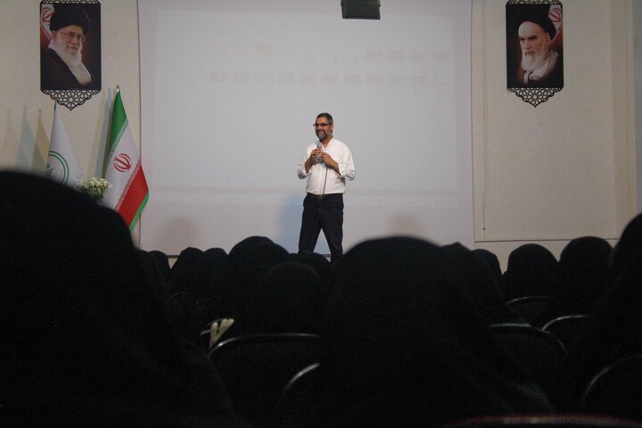 تصاویر/ دومین جلسه نشست تخصصی «بر مدار حقیقت» در کرمان