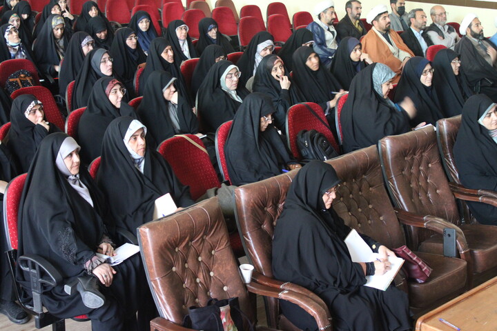 تصاویر/ دومین جلسه نشست تخصصی «بر مدار حقیقت» در کرمان