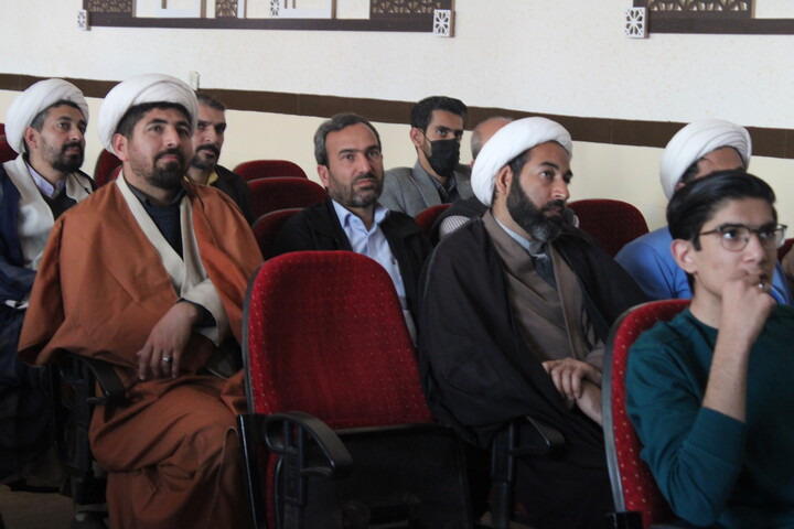 تصاویر/ دومین جلسه نشست تخصصی «بر مدار حقیقت» در کرمان