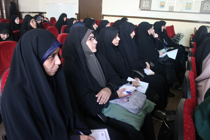 تصاویر/ دومین جلسه نشست تخصصی «بر مدار حقیقت» در کرمان