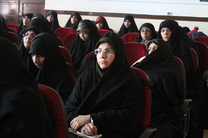 تصاویر/ دومین جلسه نشست تخصصی «بر مدار حقیقت» در کرمان