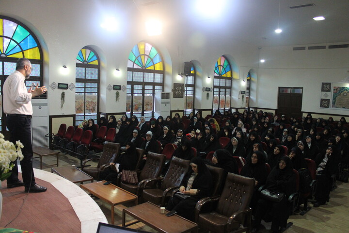 تصاویر/ دومین جلسه نشست تخصصی «بر مدار حقیقت» در کرمان